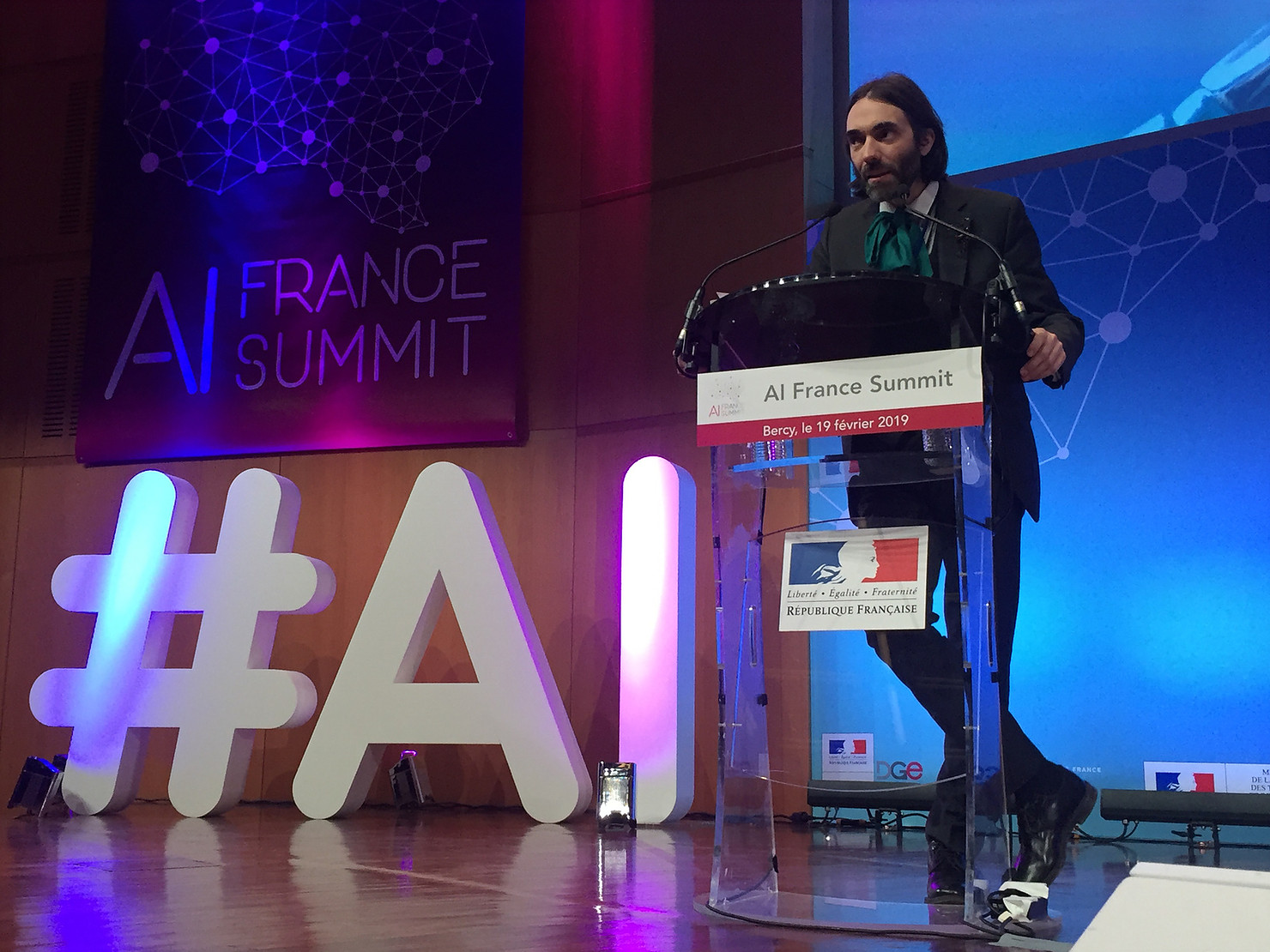 Cédric Villani, député et chercheur spécialiste en IA connait parfaitement l'écosystème de l'AI France Summit et de l'intelligence artificielle