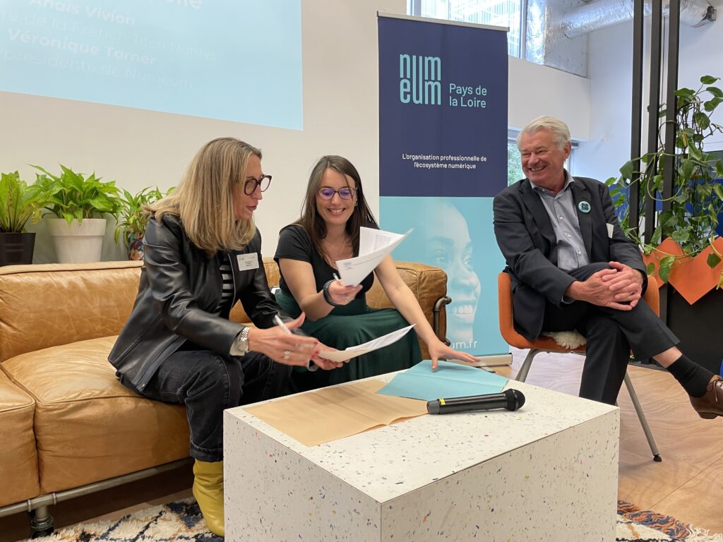 De gauche à droite, Véronique Torner (Vice-présidente de Numeum), Anais Vivion (Présidente de la French Tech Nantes) et Jean-Paul Chapron (Délégué Régional Pays de la Loire de Numeum) au Numeum Tour de Nantes.