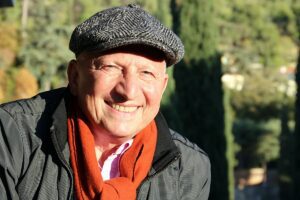 Invité à l'occasion du prochain AI France Summit 2025, Jean-Gabriel Ganascia, Président du Comité d'éthique du CNRS aborde les usages concrets de l'intelligence artificielle. Les entreprises en font actuellement un usage positif, à condition d'en respecter les bons dosages.